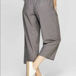 Black wide leg crop pants